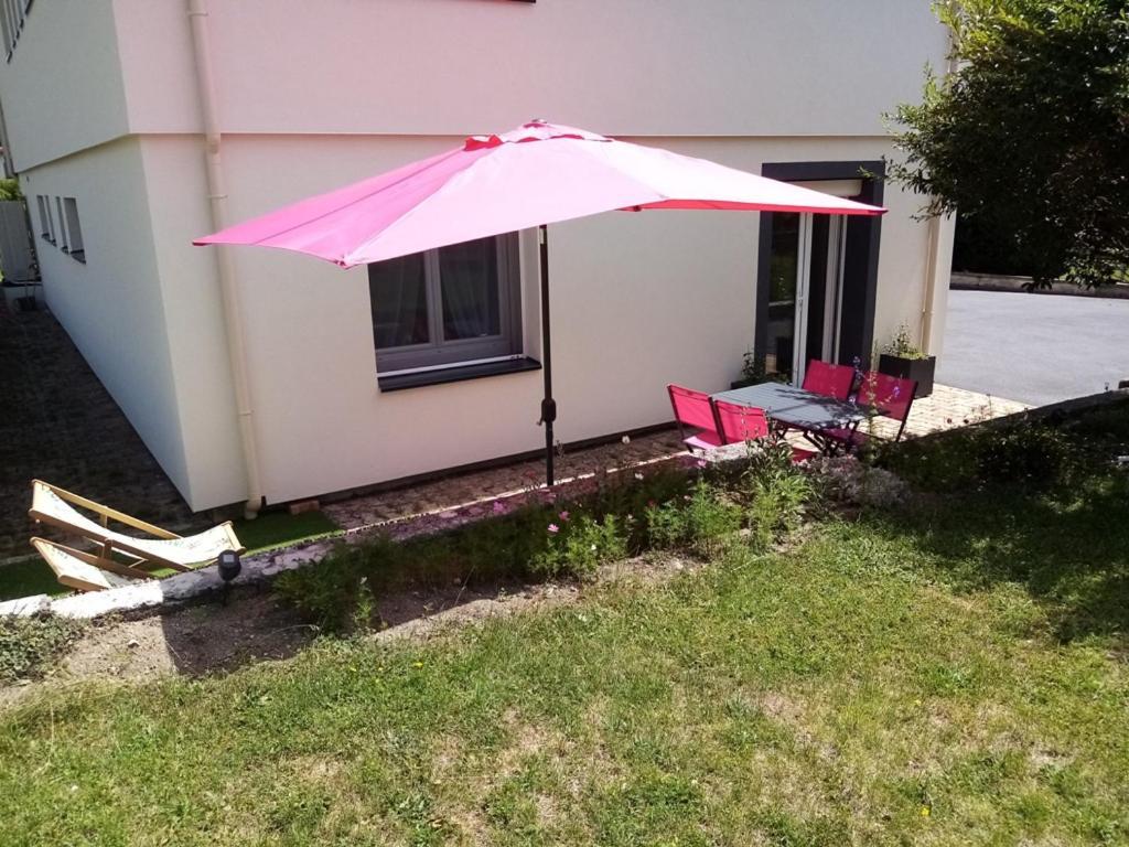 Gite "Le Temps D'Une Pause" Terrasse Et Piscine Coubon المظهر الخارجي الصورة